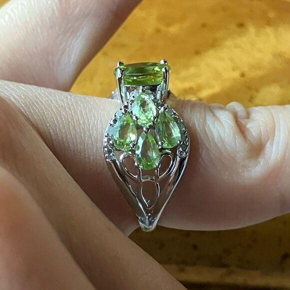 Natural Peridot White Diamond Sterling Silver Ring Size 7 - Picture 3 of 9